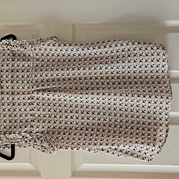 Pelione Sleeveless Blouse, NWOT, Small with Geometric Shapes - Picture 5 of 10